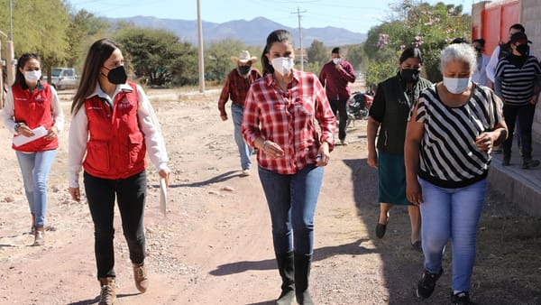 Entrega Cristina Rodríguez proyecto comunitario en Villa González Ortega