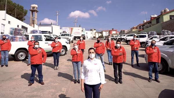 Encabeza Cristina Rodríguez de Tello entrega de apoyos invernales