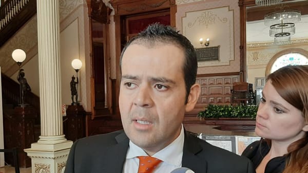 ¿Van Contra Ulises?